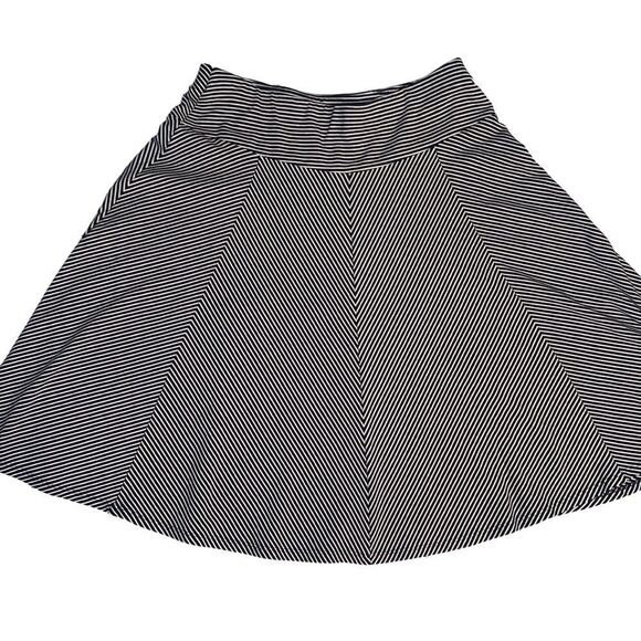 TALBOTS black & white paneled flare skirt small - Picture 1 of 5